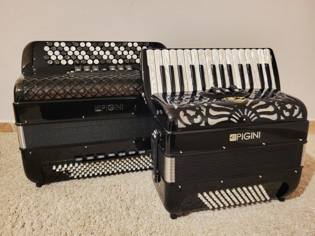 Instagram post from akordeonysro. This post is in position 3.