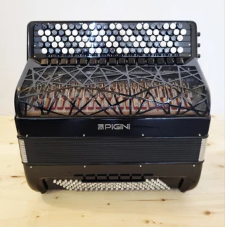 Instagram post from akordeonysro. This post is in position 2.