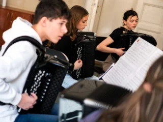 Instagram post from akordeonysro. This post is in position 3.